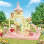 زمین بازی مدرسه به همراه عروسک خرگوش Sylvanian Families, image 2