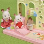 زمین بازی مدرسه به همراه عروسک خرگوش Sylvanian Families, image 4