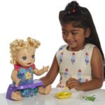 عروسک بیبی الایو مدل Happy Hungry فرفری بلوند, image 9