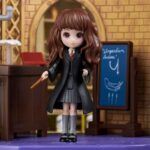 ست کلاس درس طلسم جادویی سری Magical Minis به همراه فیگور 7 سانتی هرماینی گرنجر, image 4