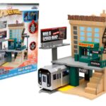 ساختمان Daily Bugle به همراه 2 فیگور Marvel, image