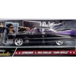 ماشین فلزی کادیلاک مدل 1959 Cadillac Coupe Deville و فیگور فلزی CatWoman با مقیاس 1:24, image 10
