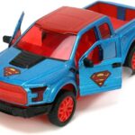 ماشین فلزی شورلت 2017 Ford F-150 Raptor و فیگور فلزی سوپرمن با مقیاس 1:32, image 3