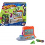 پیست اسکیت انگشتی Hot Wheels مدل Aquarium Skatepark, تنوع: HGT91-Aquarium, image
