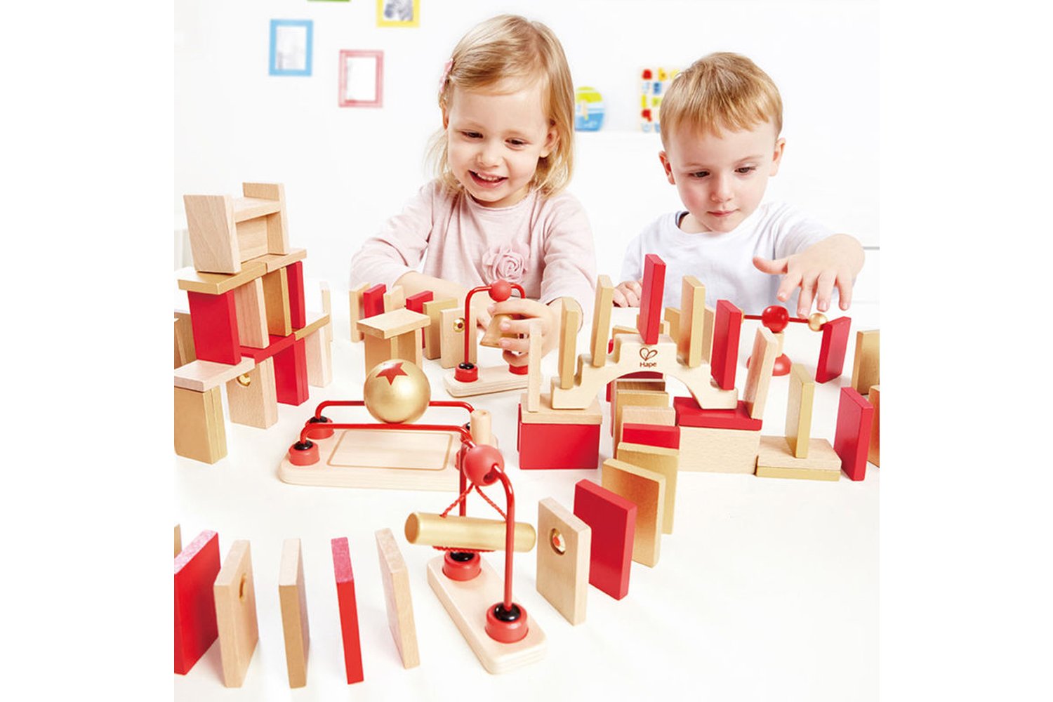 دومینو چوبی کودک Dynamo Dominoes hape کدE1052